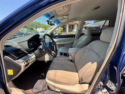 Used 2010 Subaru Outback 2.5i Premium AWD/4WD image 15