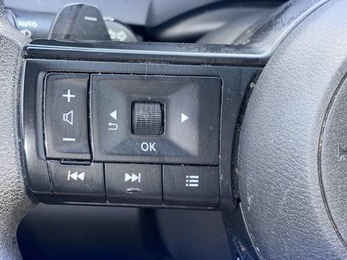 Used 2023 Nissan Pathfinder S FWD image 11