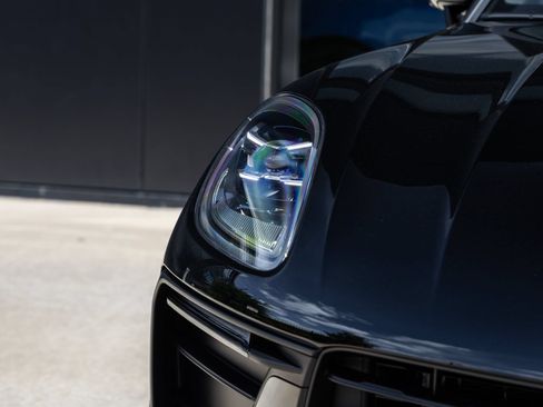 New 2026 Porsche Macan AWD/4WD image 15