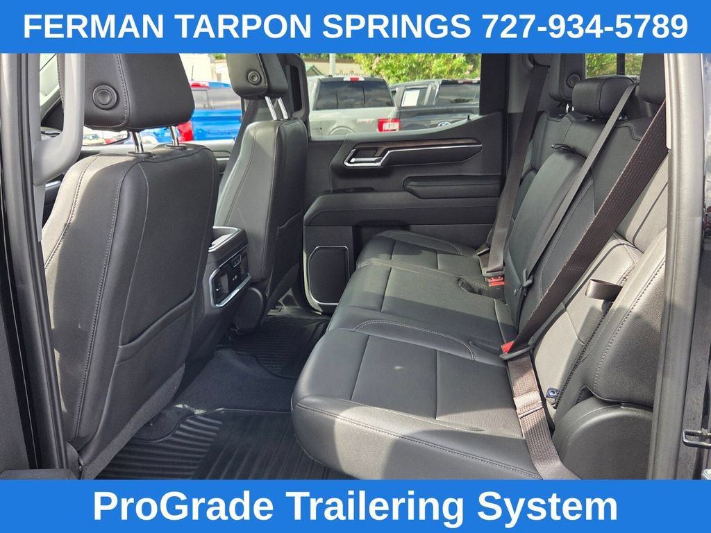 Used 2023 GMC Sierra 1500 SLT w/ SLT Premium Package AWD/4WD image 16
