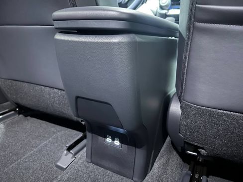 New 2026 Toyota Prius XLE FWD image 19