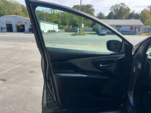 Used 2017 Nissan Murano SV image 20