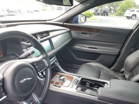 Used 2018 Jaguar XF S image 22