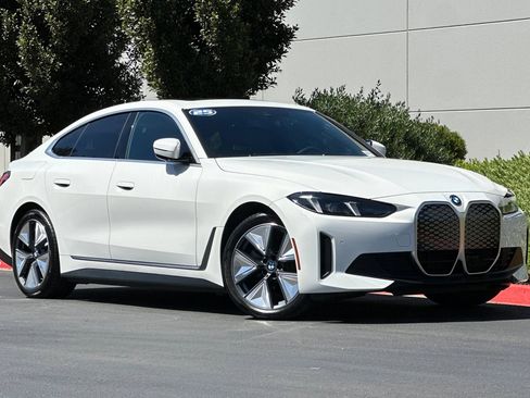 Used 2025 BMW i4 eDrive40 w/ Driving Assistance Package image 2