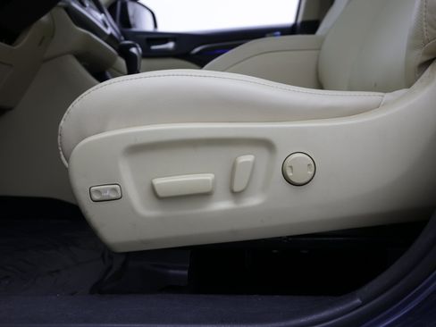 Used 2016 Toyota Highlander Limited w/ Driver Technology Package FWD image 17