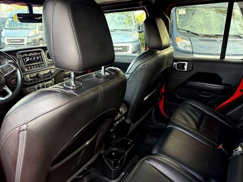 Used 2021 Jeep Gladiator Overland image 25