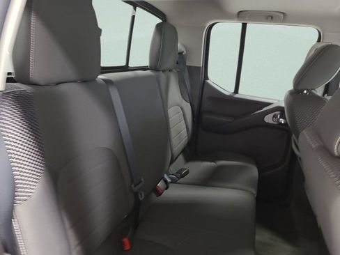 Used 2016 Nissan Frontier PRO-4X AWD/4WD image 16