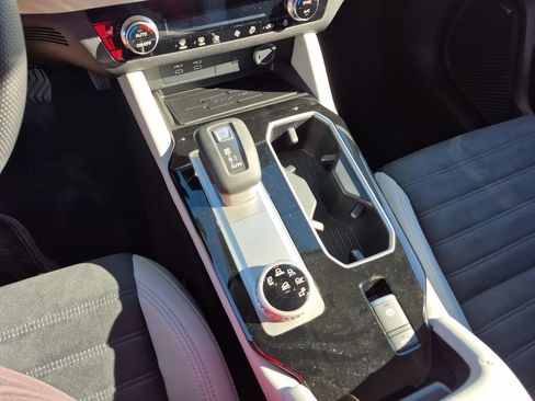 New 2026 Mitsubishi Outlander SE image 38