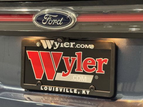 Used 2018 Ford Edge SEL image 44