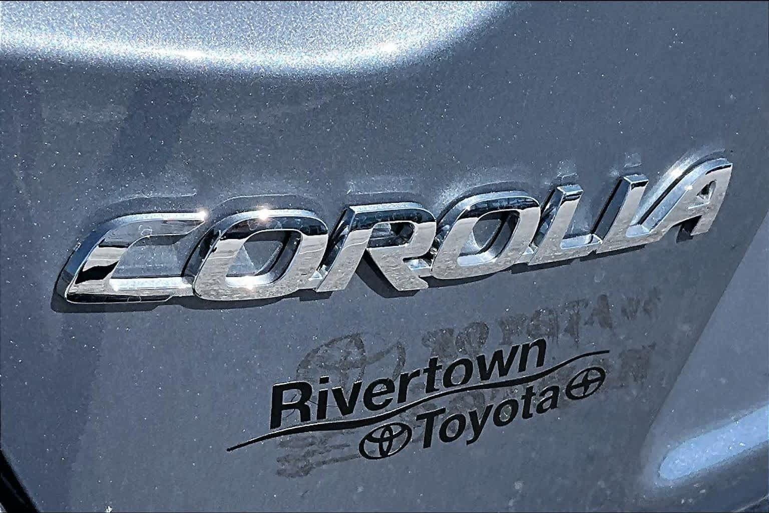 Used 2025 Toyota Corolla LE FWD image 29
