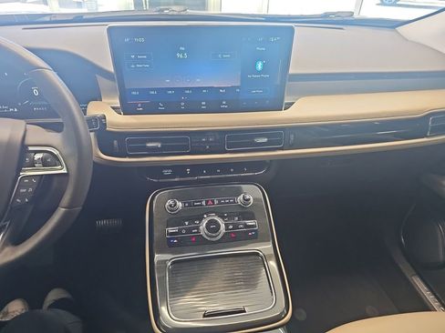 Used 2023 Lincoln Nautilus Standard image 20