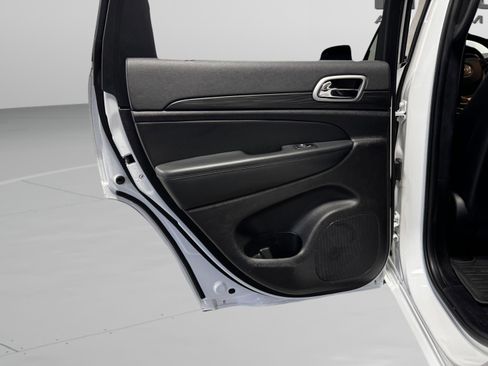 Used 2021 Jeep Grand Cherokee Laredo X image 37