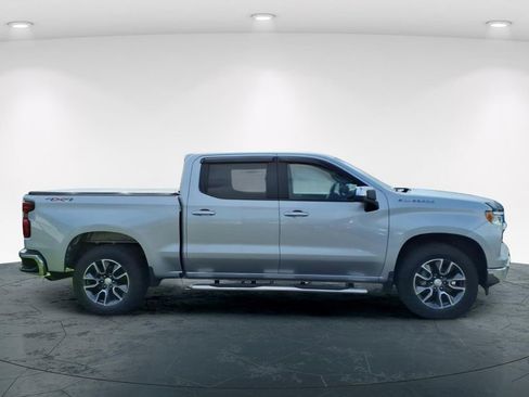 Used 2022 Chevrolet Silverado 1500 LT image 2