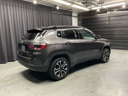 Used 2023 Jeep Compass Limited AWD/4WD image 5