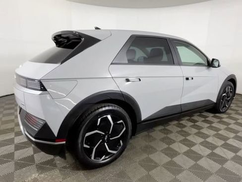 Used 2024 Hyundai Ioniq 5 SEL AWD/4WD image 4
