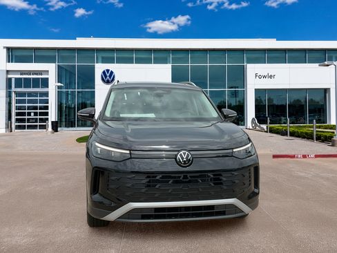 New 2026 Volkswagen Tiguan SE AWD/4WD image 2