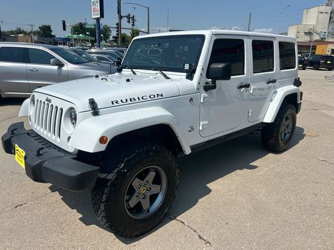 Used 2014 Jeep Wrangler Unlimited Rubicon w/ Connectivity Group AWD/4WD image 7