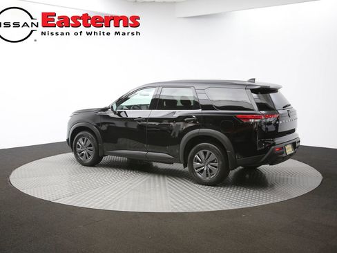 Used 2025 Nissan Pathfinder S image 88