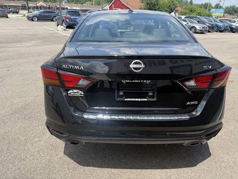 Used 2023 Nissan Altima 2.5 SV w/ SV Premium Package AWD/4WD image 9