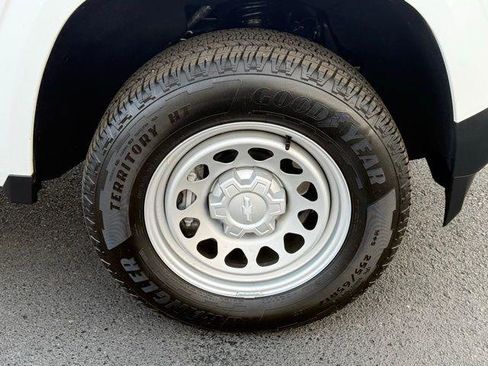 Used 2025 Chevrolet Colorado W/T w/ Advanced Trailering Package image 19