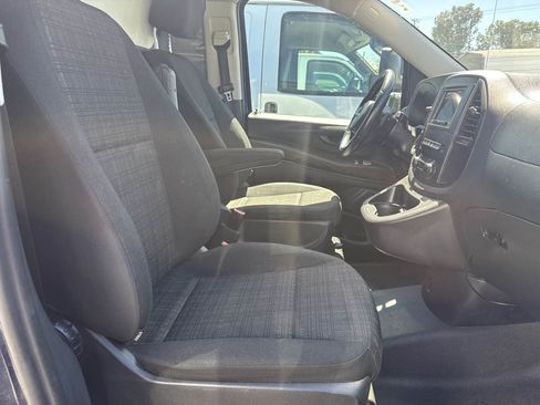 Used 2020 Mercedes-Benz Metris image 9