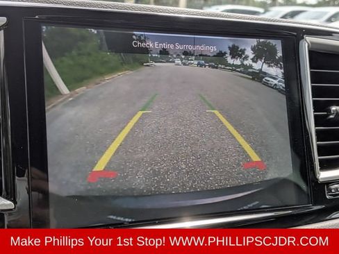 Used 2023 Chrysler Pacifica Touring-L FWD image 19