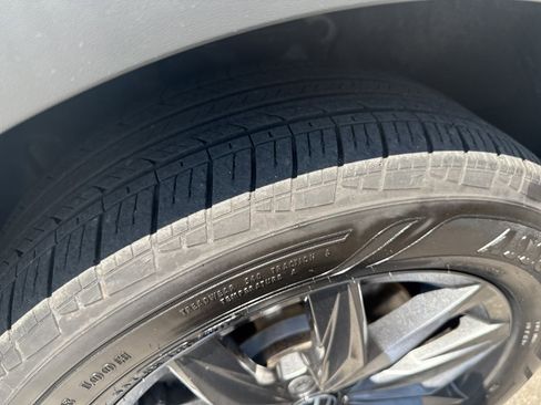 Used 2023 Volkswagen Tiguan SE image 11