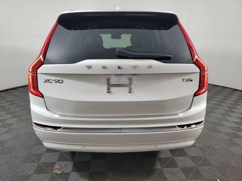 Used 2025 Volvo XC90 T8 Plus w/ Protection Package Premier AWD/4WD image 7