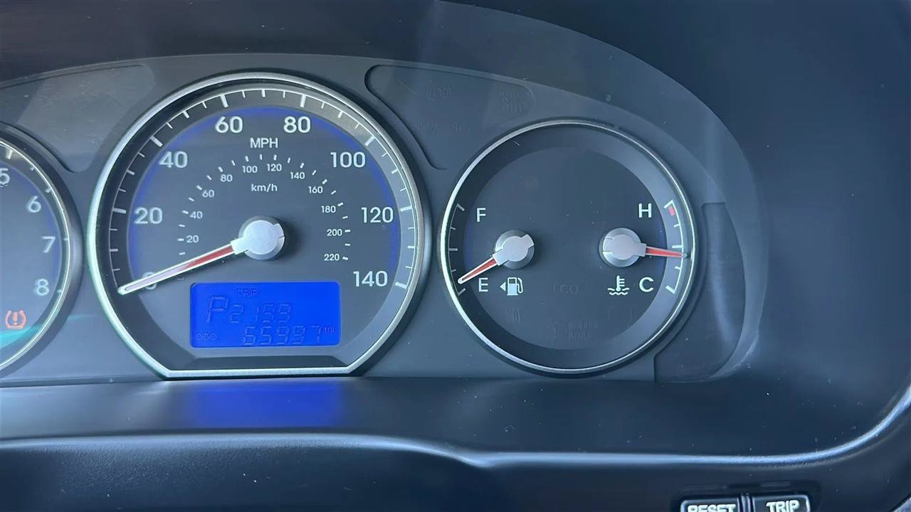 Used 2010 Hyundai Santa Fe GLS FWD image 42