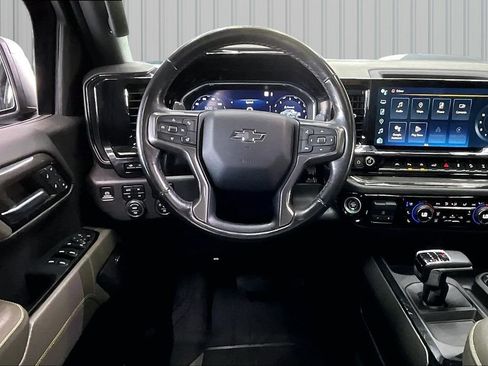 Used 2023 Chevrolet Silverado 1500 ZR2 w/ Technology Package AWD/4WD image 8