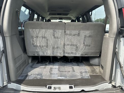 Used 2017 GMC Savana 2500 LT w/ LT Preferred Equipment Group image 25