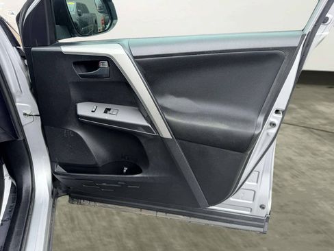Used 2017 Toyota RAV4 LE w/ Carpet Mat Package FWD image 25