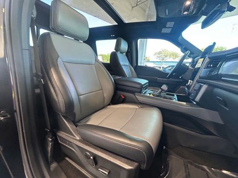 Used 2024 Ford F150 Lightning Lariat image 31