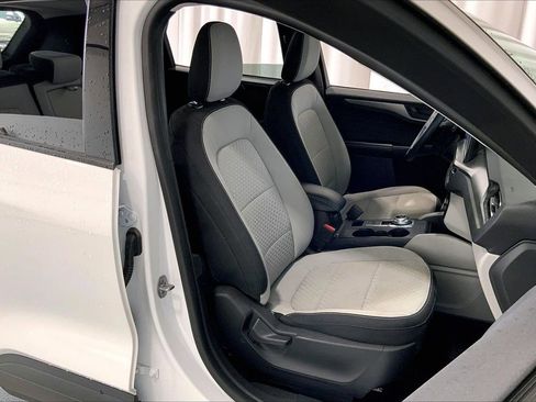 Used 2023 Ford Escape Active w/ Tech Pack #1 FWD image 16