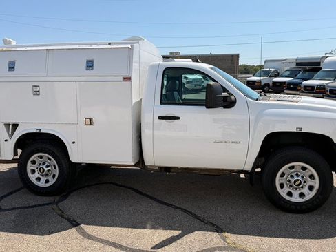 Used 2013 Chevrolet Silverado 3500 W/T RWD image 5