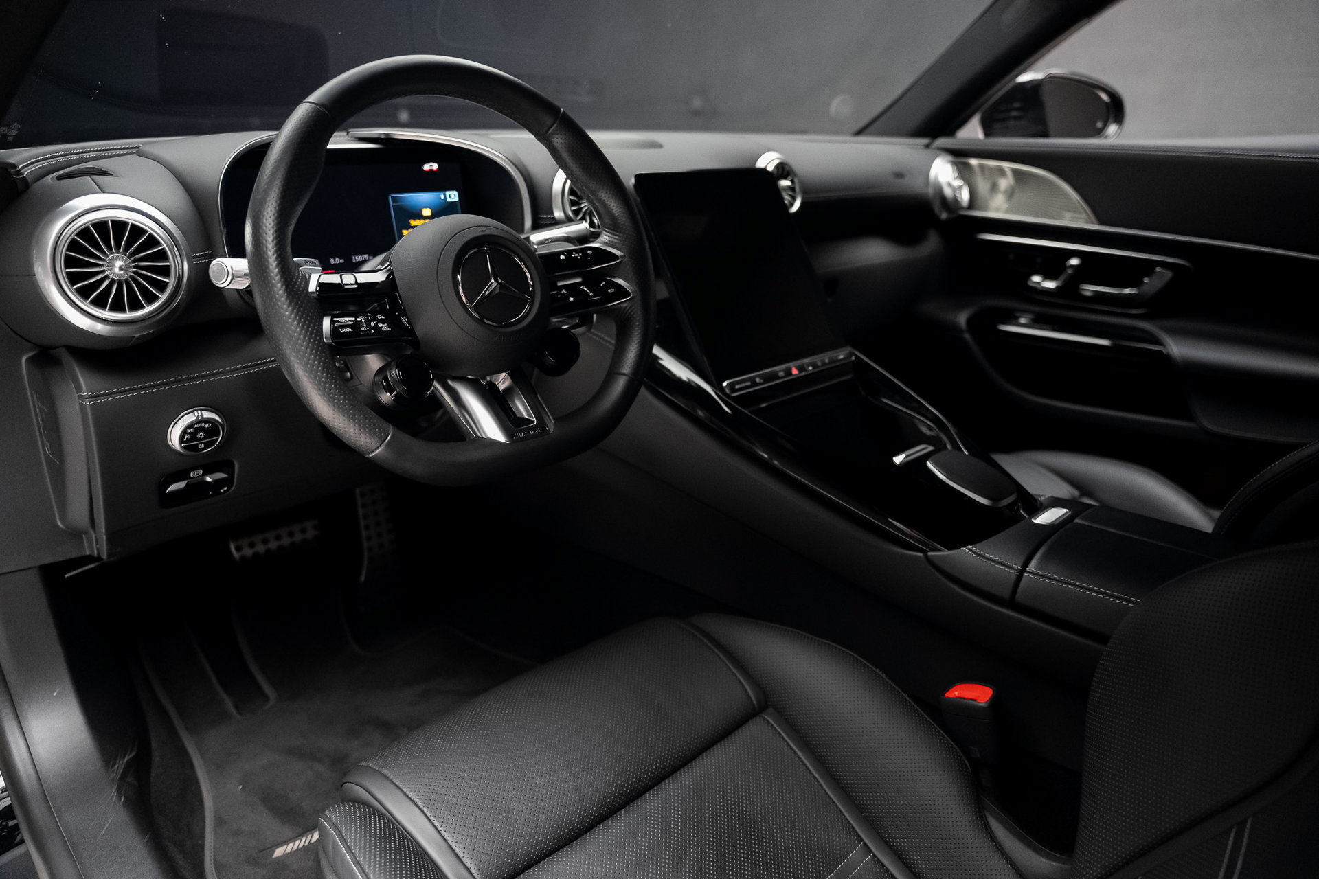 Used 2025 Mercedes-Benz AMG GT 63 image 2