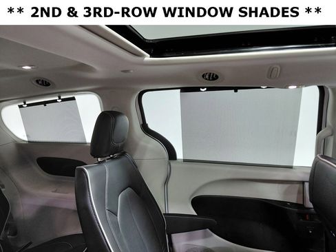 Certified 2024 Chrysler Pacifica Limited image 30