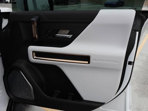 Used 2025 GMC Hummer EV 3X image 13