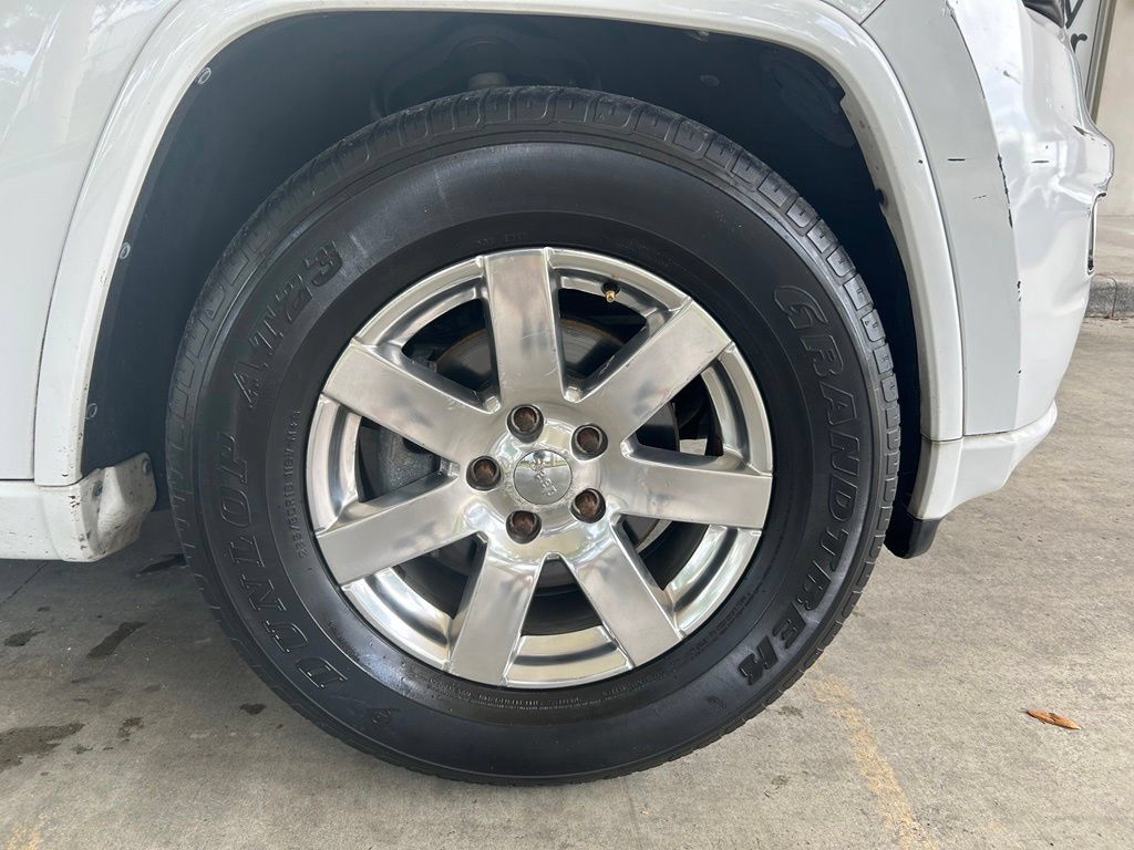 Used 2017 Jeep Grand Cherokee Altitude RWD image 21