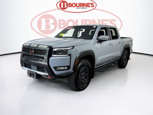 Used 2025 Nissan Frontier PRO-4X w/ Pro Convenience Package AWD/4WD image 7