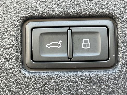 Used 2024 Audi SQ8 Prestige image 24