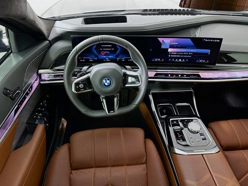 Used 2025 BMW i7 xDrive60 w/ Executive Package AWD/4WD image 22