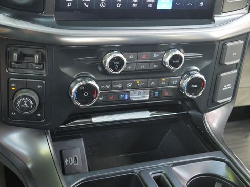 Certified 2025 Ford F150 Lariat AWD/4WD image 17