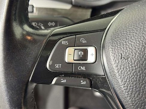 Used 2017 Volkswagen Passat 1.8T SEL Premium image 23