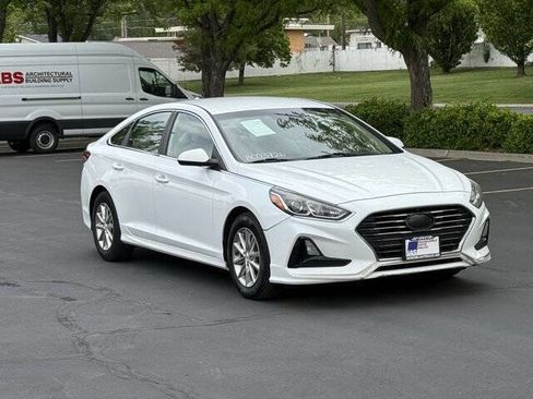 Used 2018 Hyundai Sonata SE FWD image 2