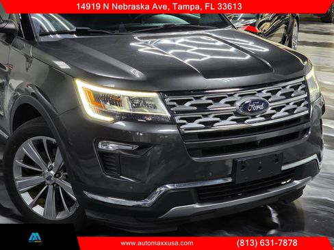 Used 2018 Ford Explorer Limited w/ Class II Trailer Tow Package FWD image 3