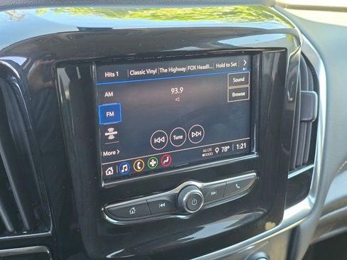 Certified 2021 Chevrolet Traverse LT FWD image 22