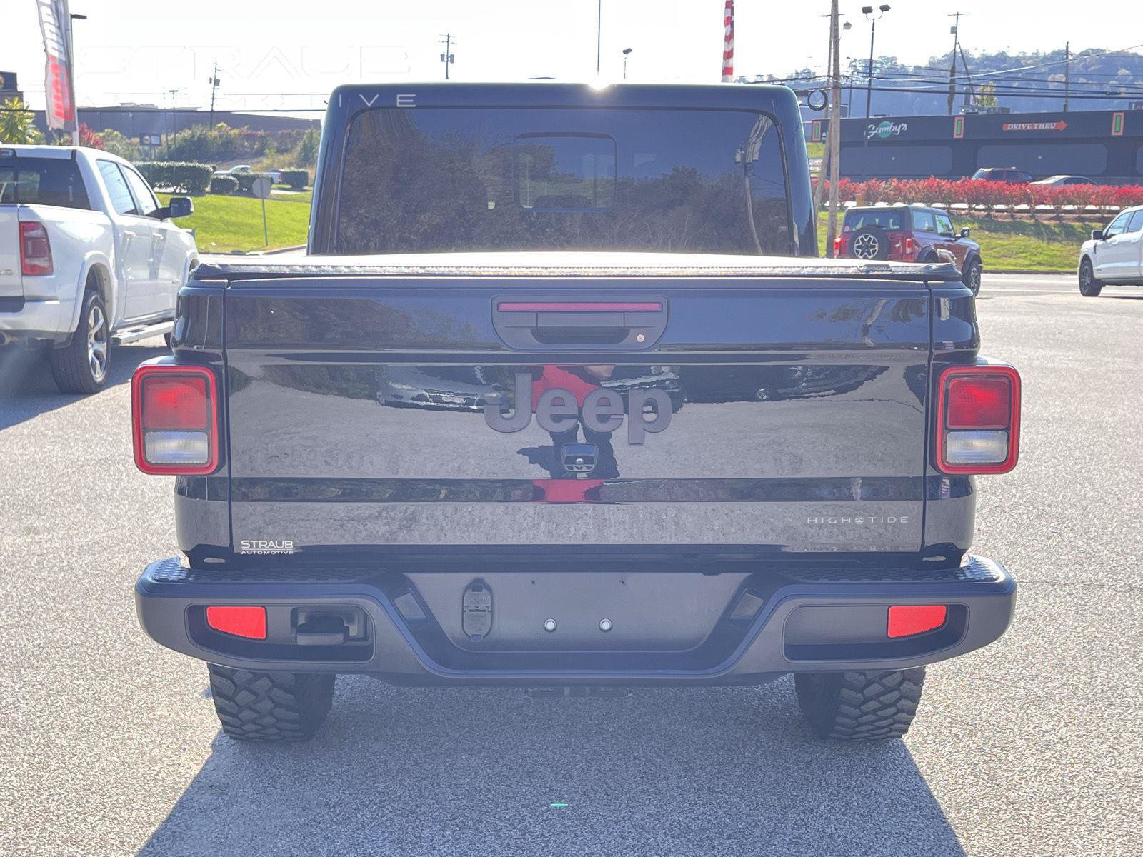 Used 2025 Jeep Gladiator Sport AWD/4WD image 6