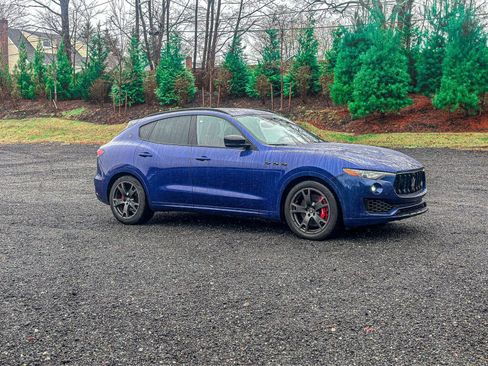 Used 2021 Maserati Levante S image 11