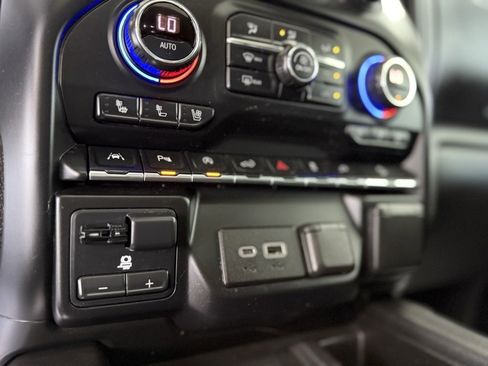 Used 2021 Chevrolet Silverado 1500 LTZ w/ LTZ Premium Package image 44